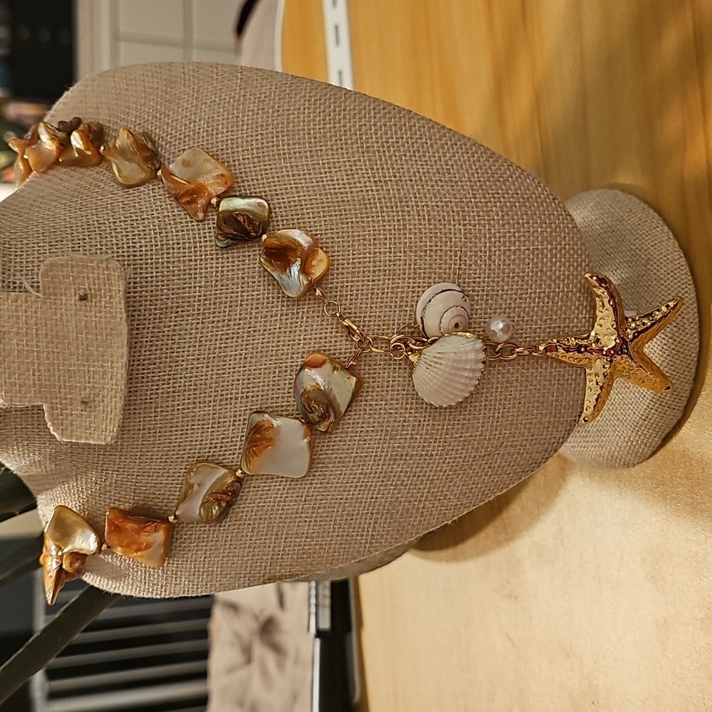 BElleaterea Gold Starfish and Shell Necklace